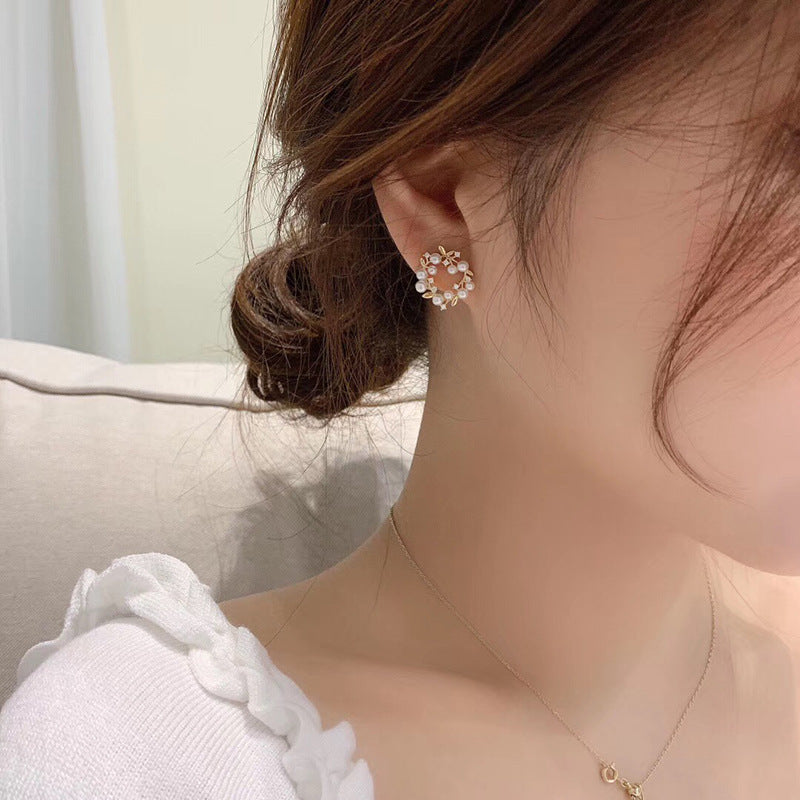 Garland pearl winding fairy earrings